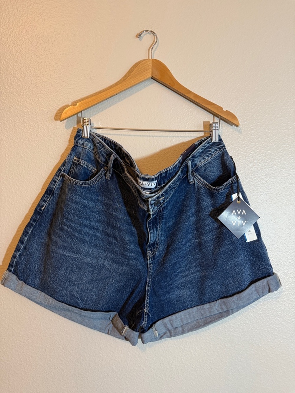 High Rise Denim Midi Shorts Sz 18 Relaxed Fit Cuffed Plus Size NWT Ava & Viv